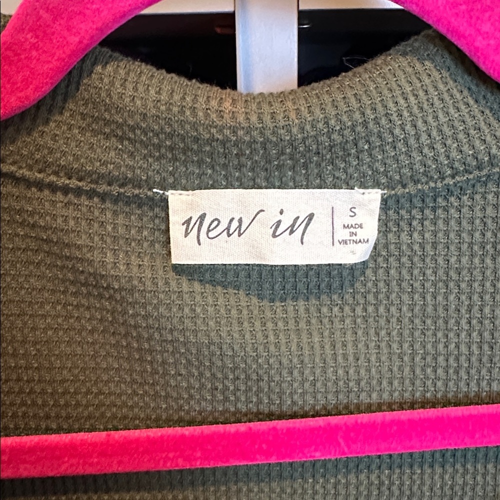 New In Olive Front Button 2 Pocket Long Sleeve Dr… - image 2